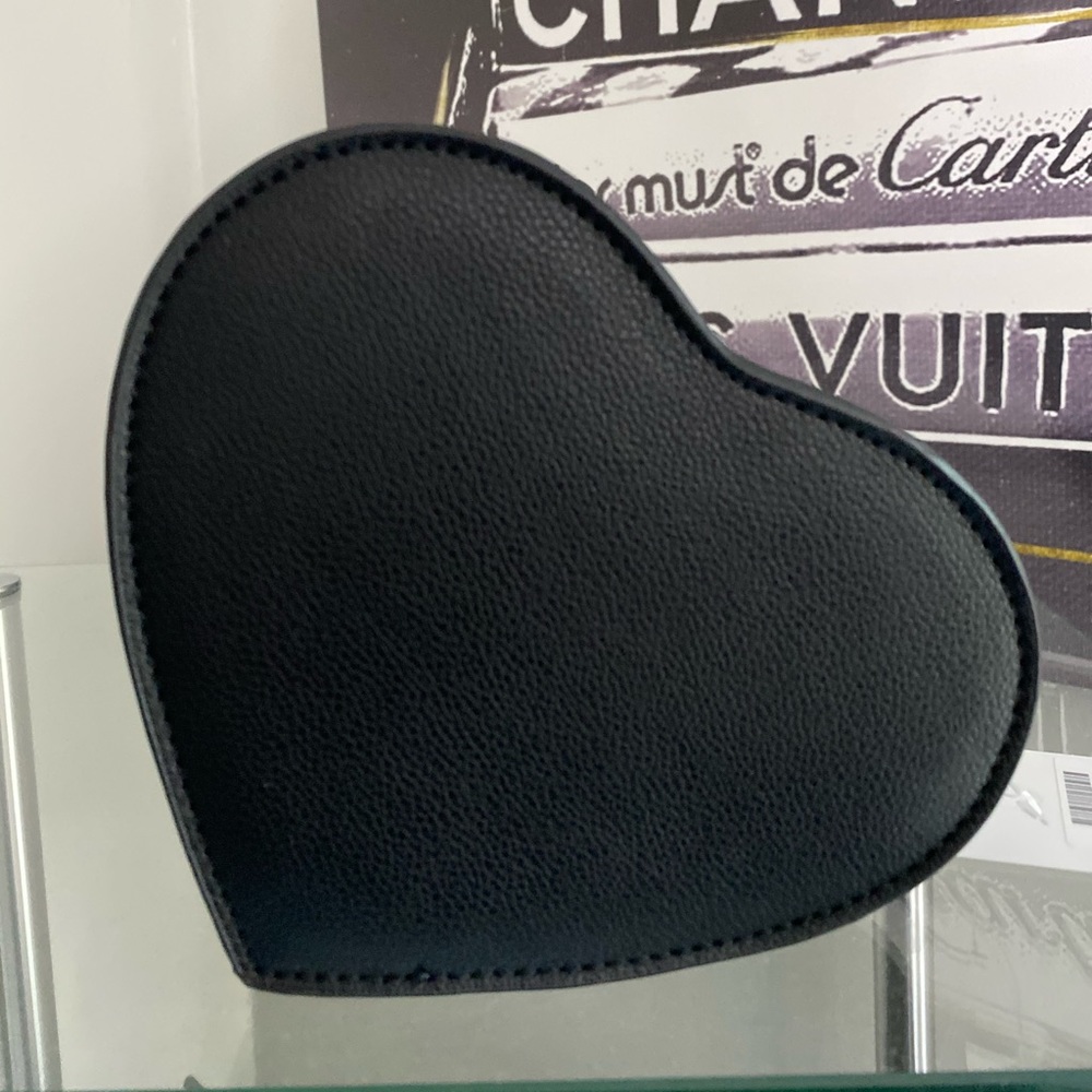 Love my stud crossbody bag 🖤(Black) - Picture 7 of 10